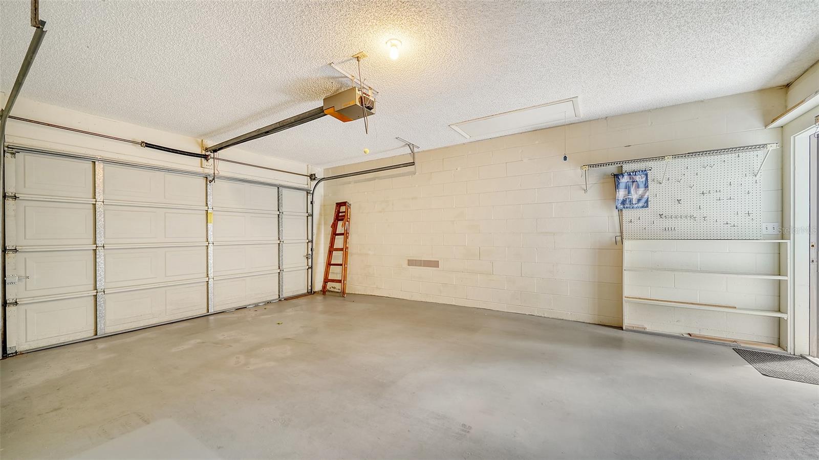Image 37 of 59 For 5956 Clubside Drive 7651