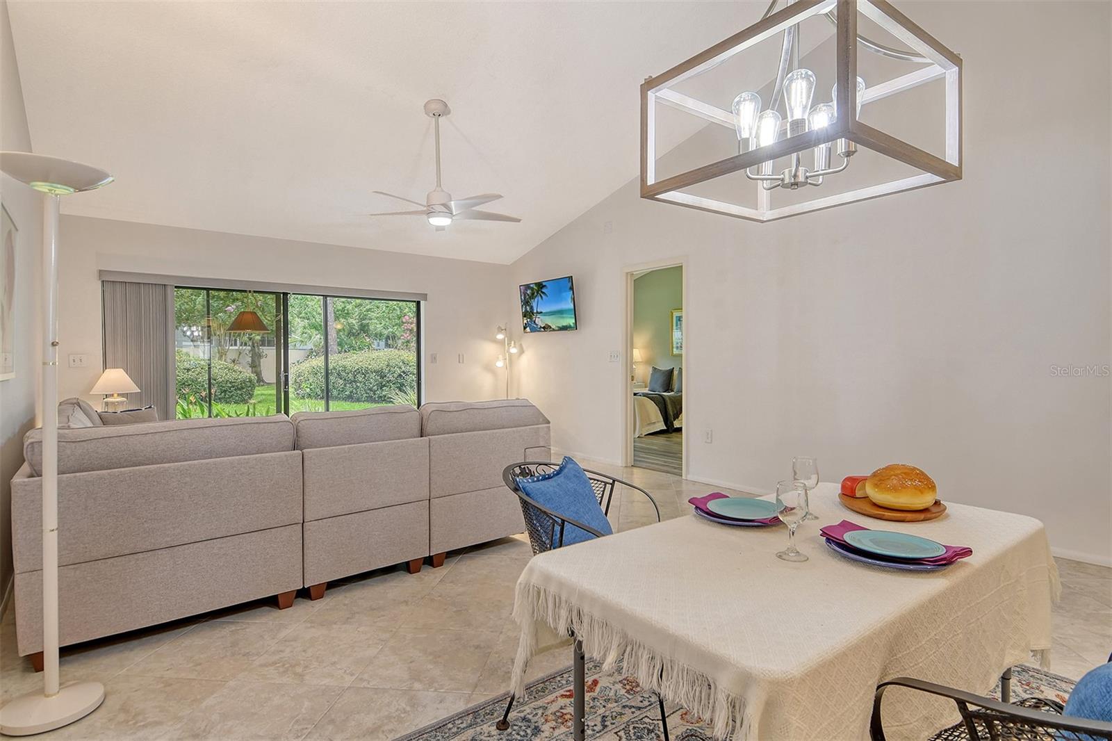 Image 7 of 59 For 5956 Clubside Drive 7651