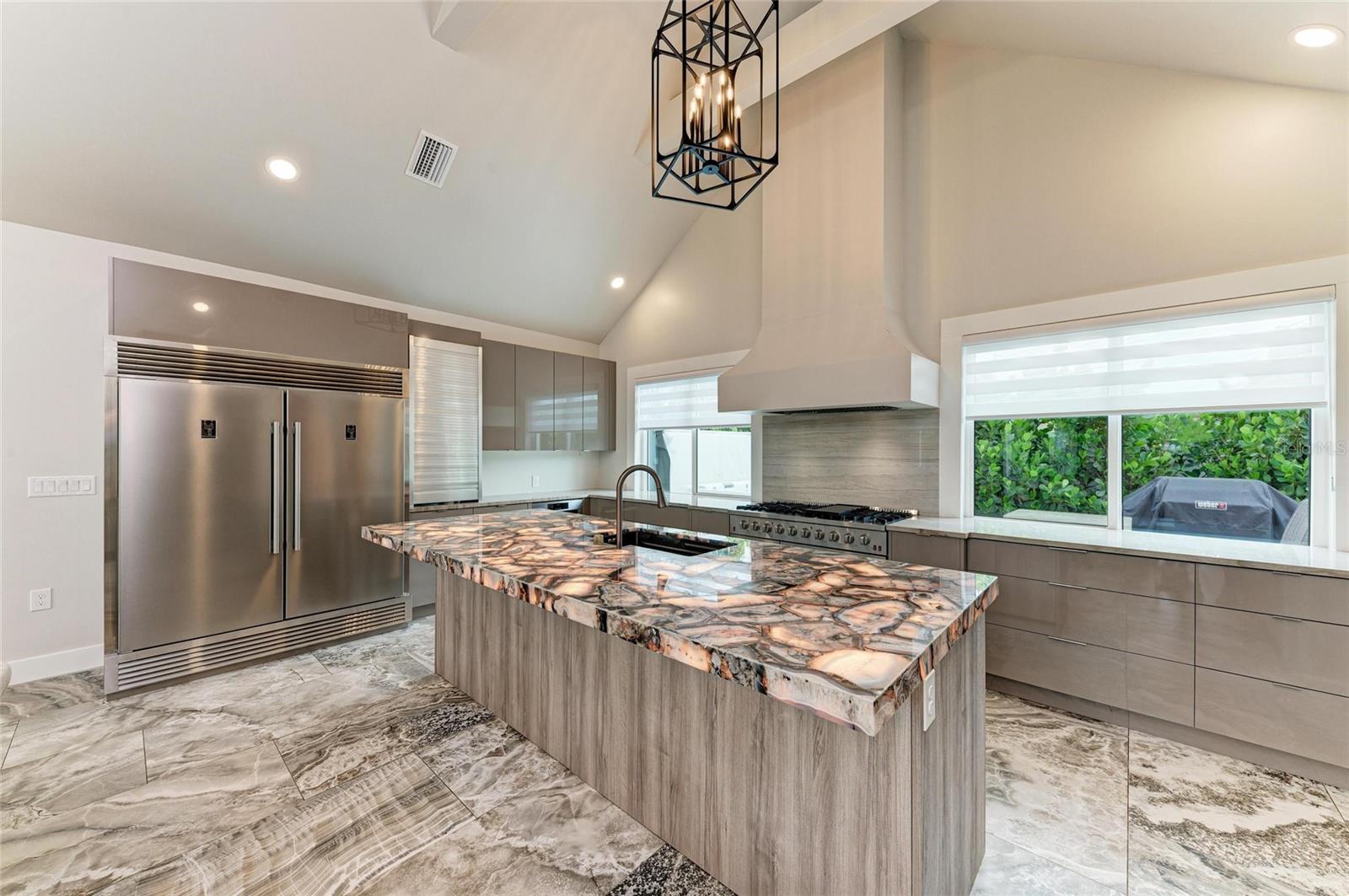 Image 22 of 63 For 2156 Orchid Street