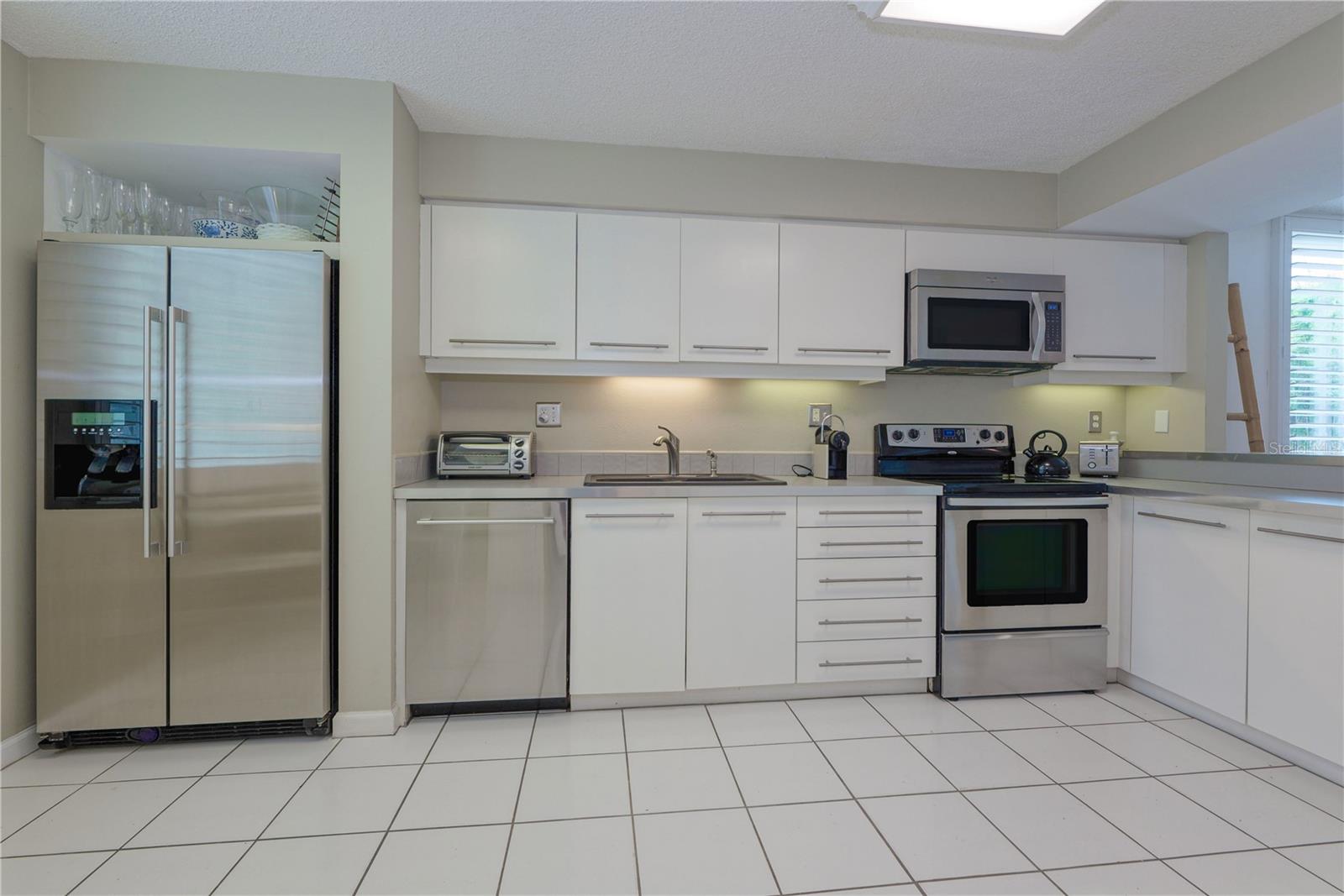 Image 10 of 35 For 842 Bayport Way 842