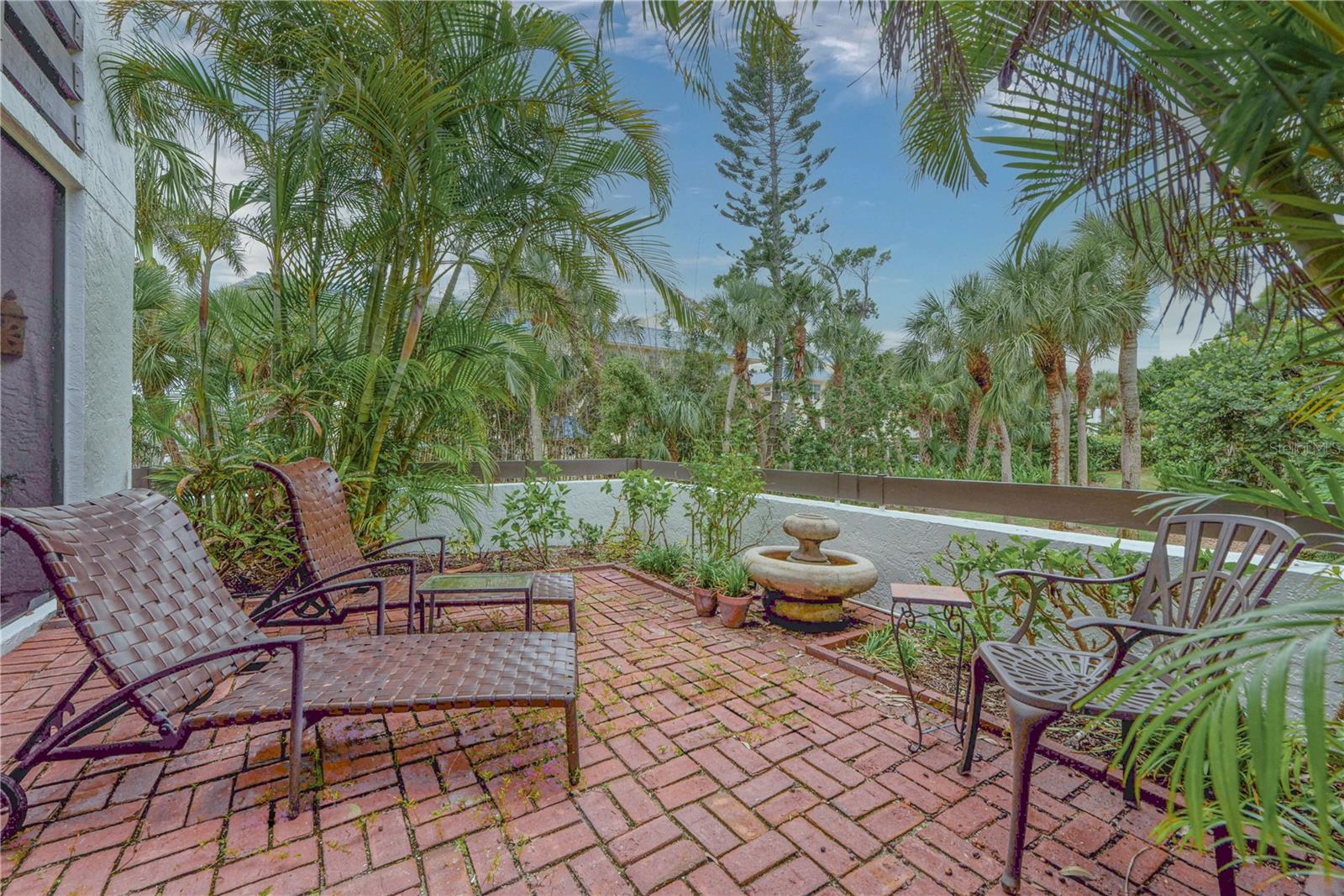 Image 15 of 35 For 842 Bayport Way 842
