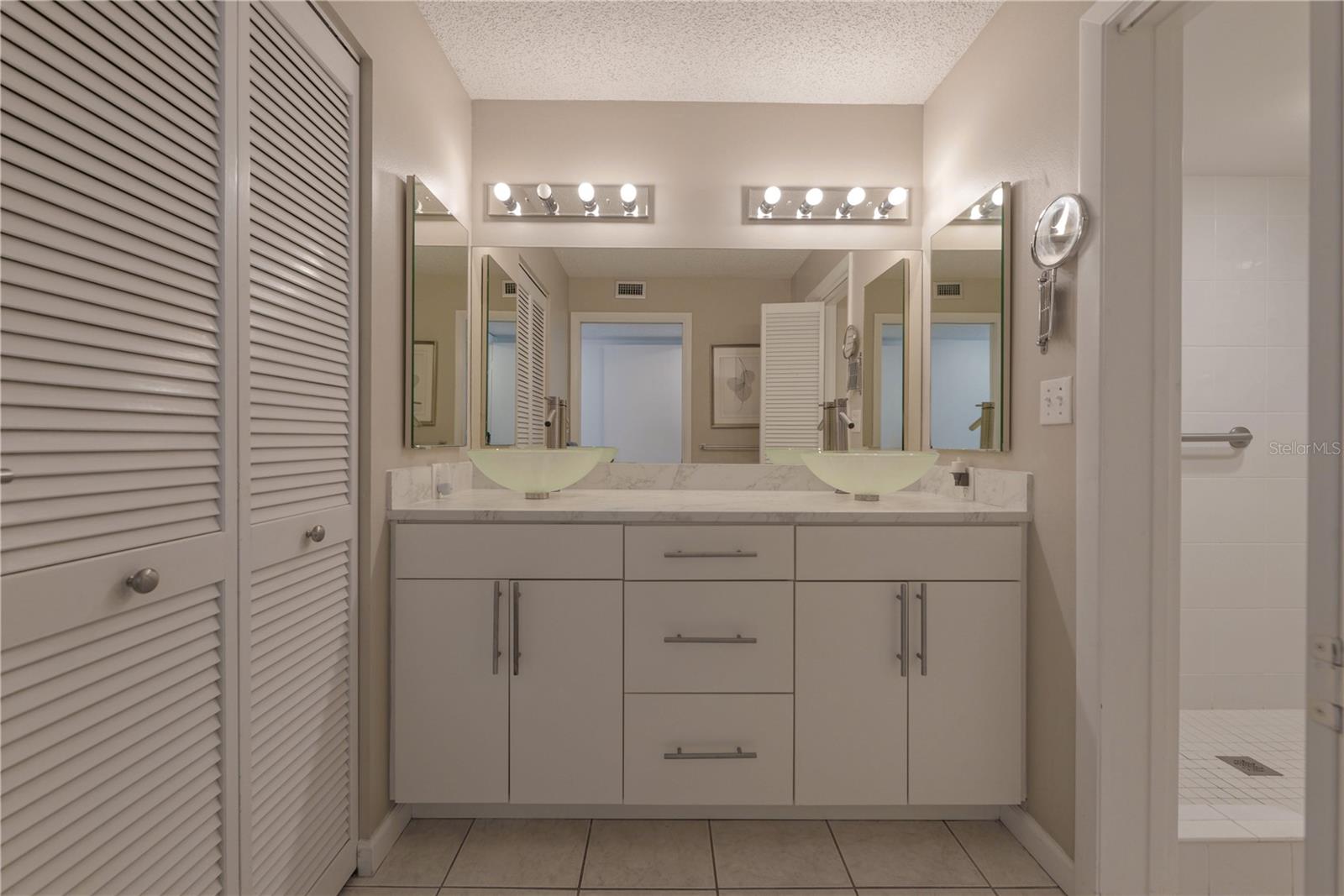 Image 26 of 35 For 842 Bayport Way 842