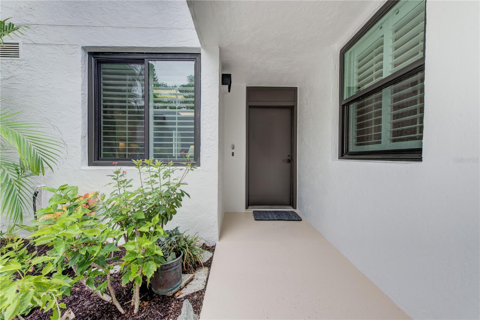 Image 3 of 35 For 842 Bayport Way 842