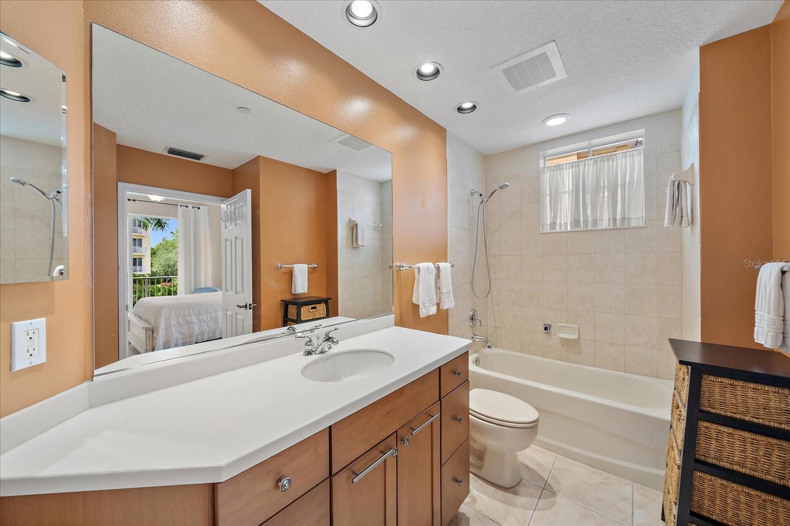 Image 36 of 64 For 6482 Watercrest Way 204