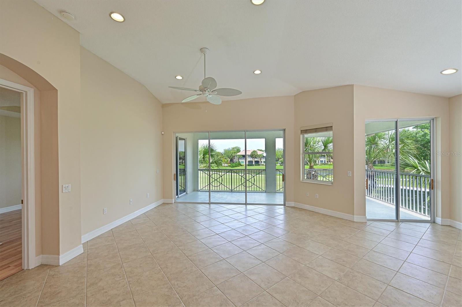 Image 18 of 46 For 9435 Discovery Terrace 202d
