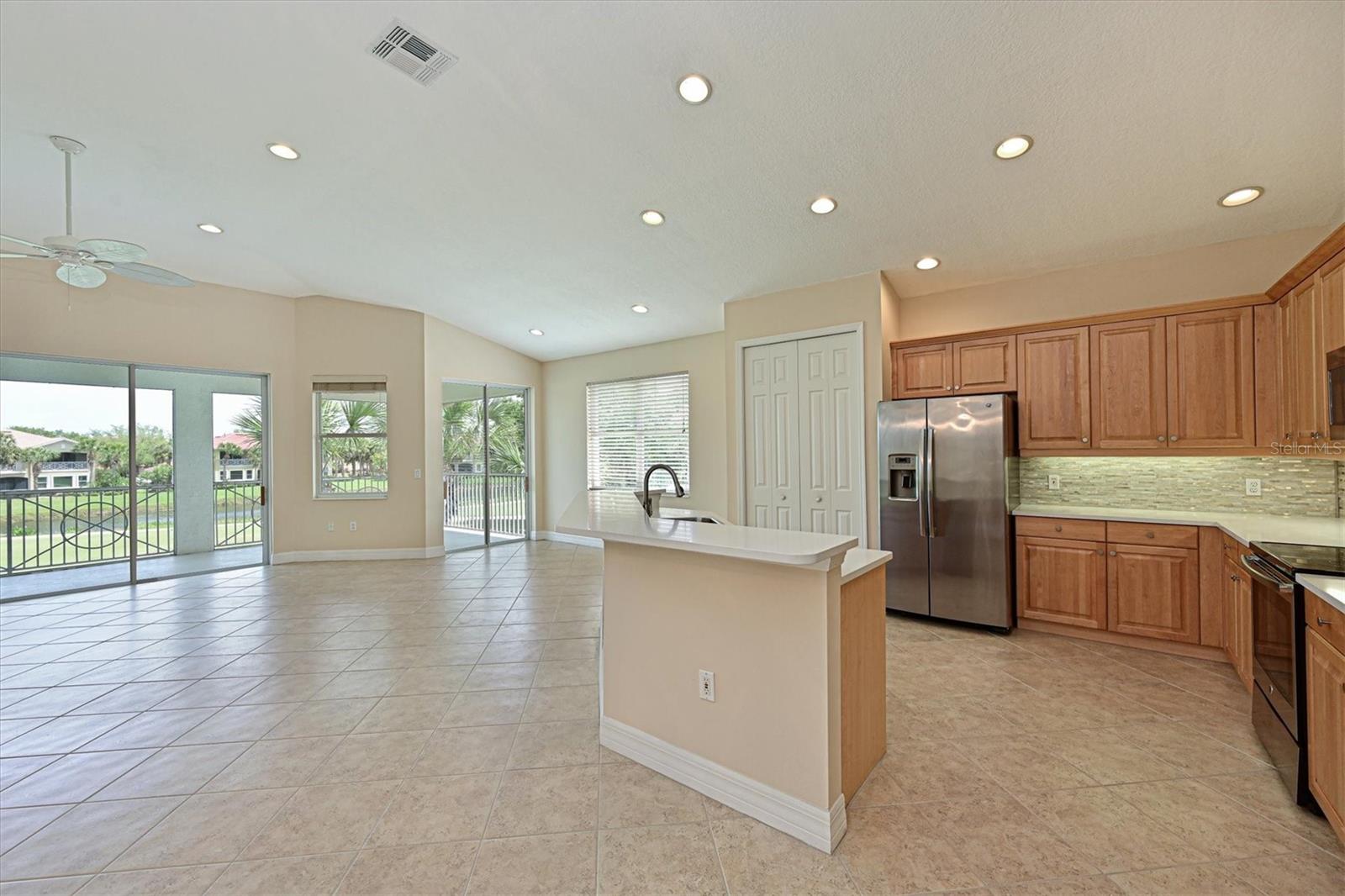 Image 21 of 46 For 9435 Discovery Terrace 202d