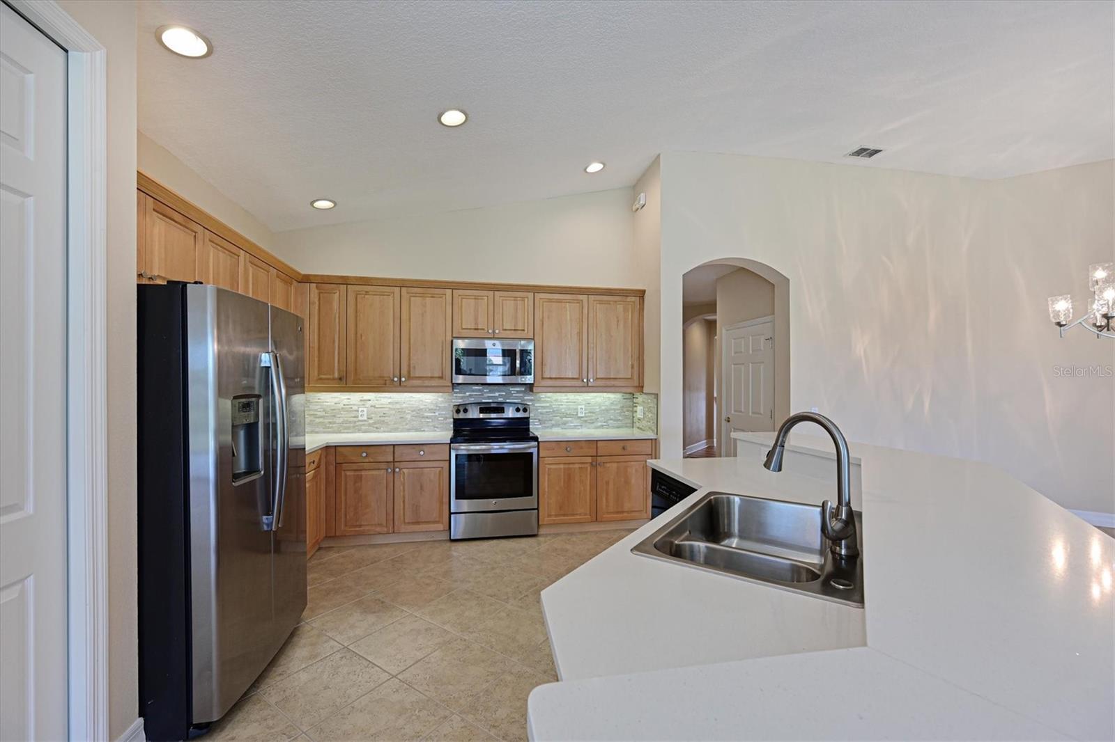 Image 7 of 46 For 9435 Discovery Terrace 202d