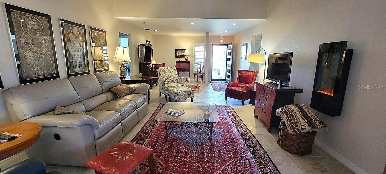 Image 5 of 27 For 3807 El Poinier Court 8714