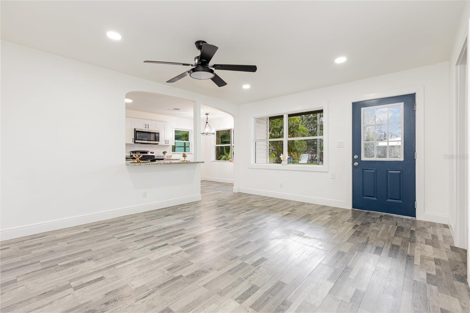 Image 4 of 20 For 2916 Hawthorne Street
