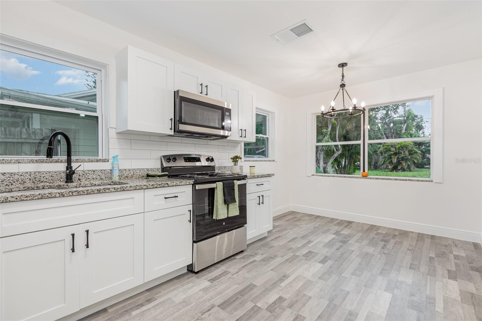 Image 6 of 20 For 2916 Hawthorne Street