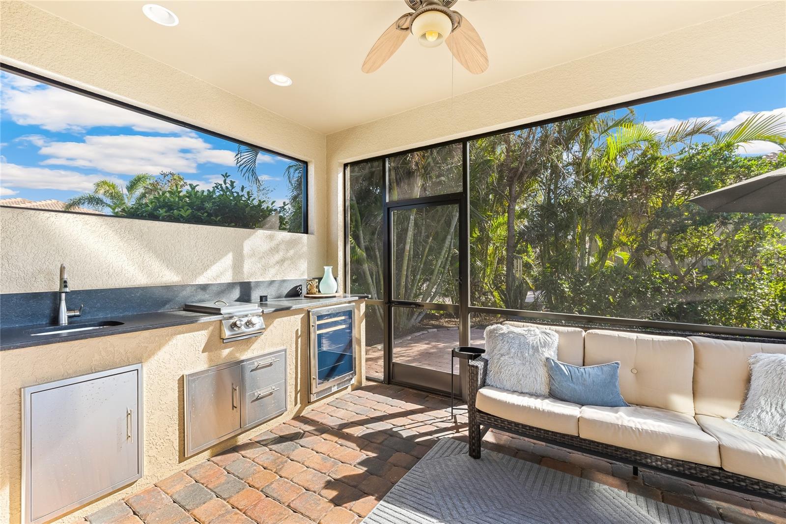 Image 17 of 20 For 655 Resolute Street