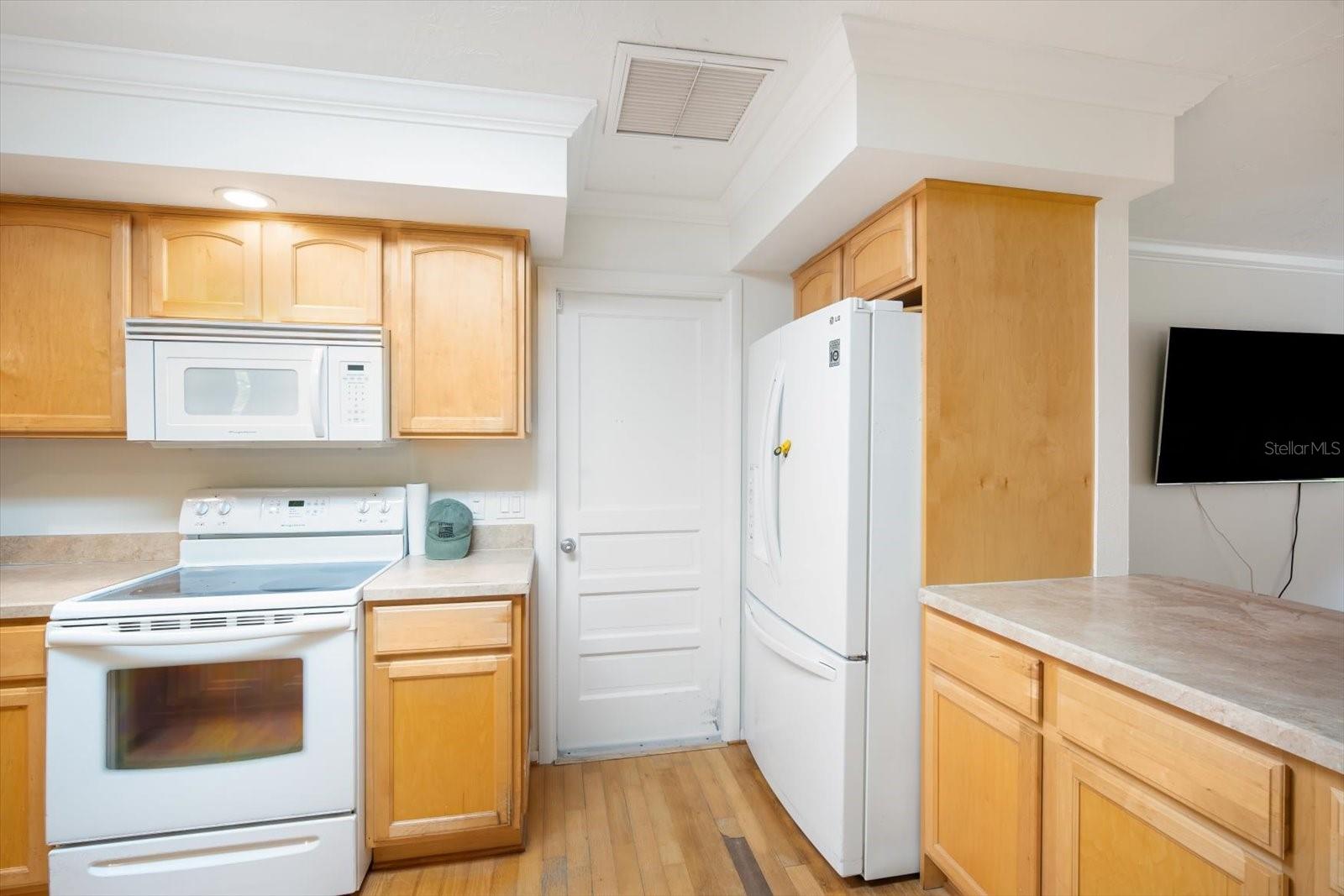 Image 23 of 30 For 115 29th Street Nw