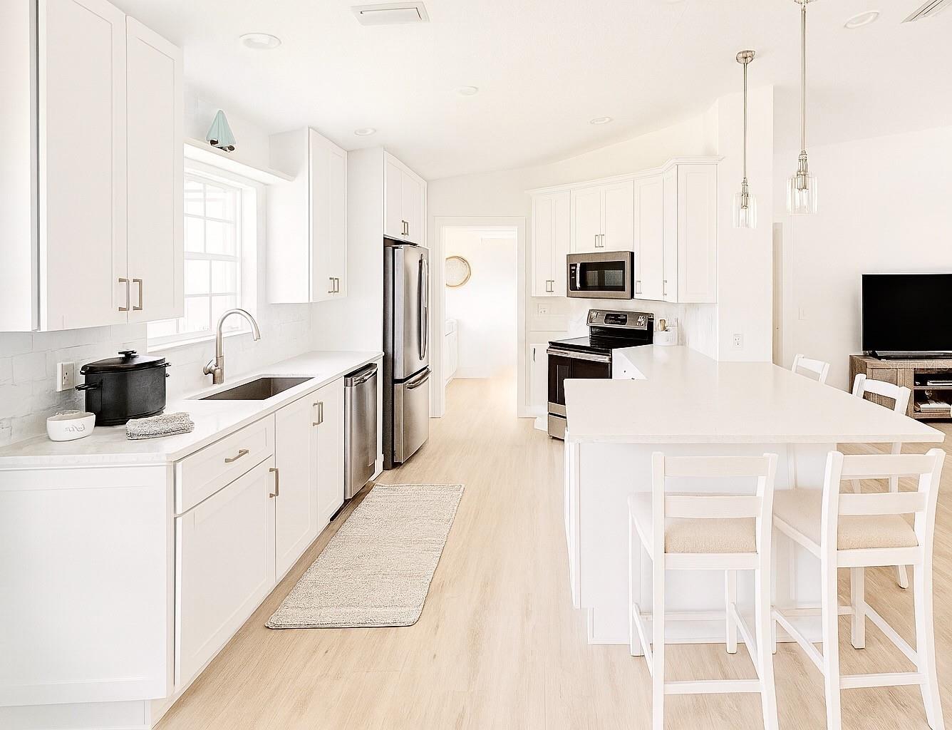 Image 4 of 16 For 7630 Pesaro Drive