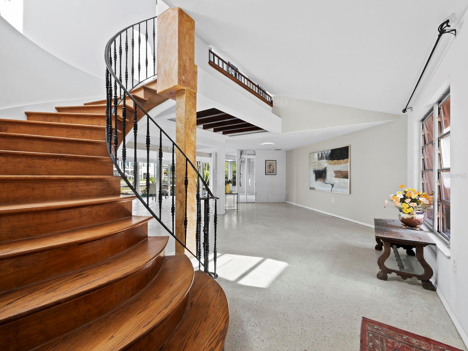 Image 17 of 77 For 749 Penfield Street
