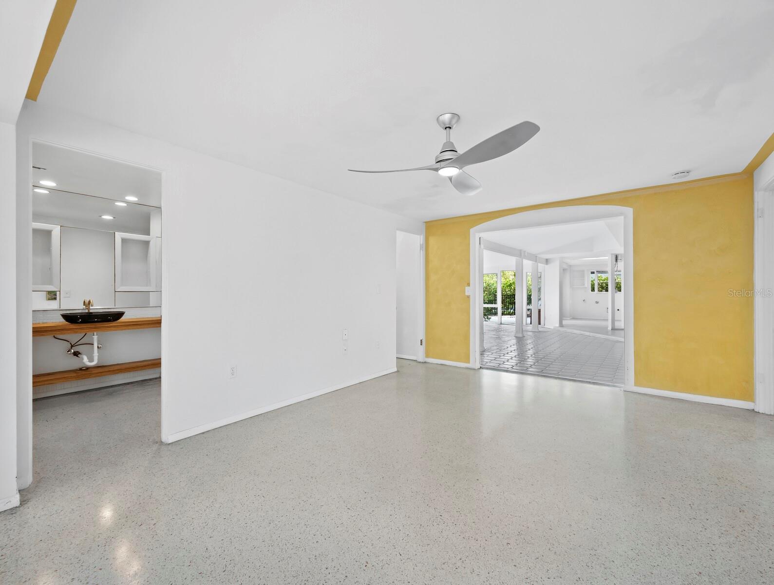 Image 29 of 77 For 749 Penfield Street