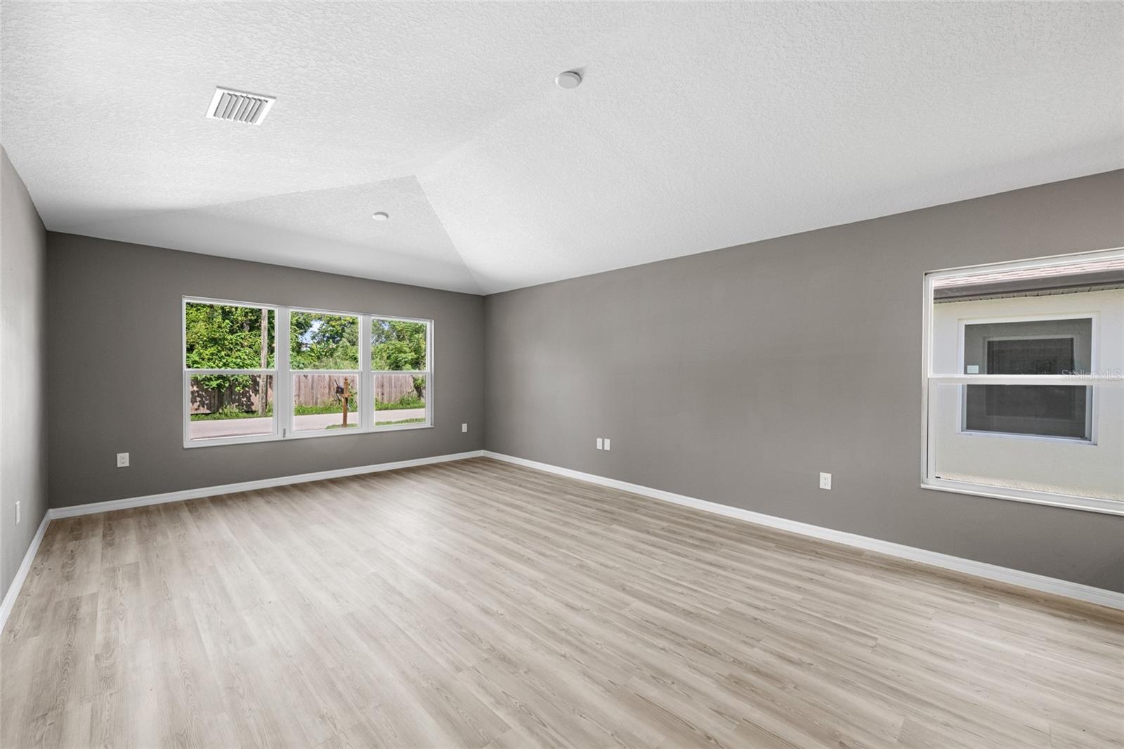 Image 6 of 35 For 3908 Walnut Avenue
