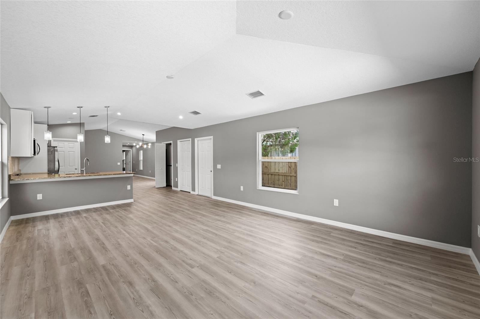 Image 8 of 35 For 3908 Walnut Avenue