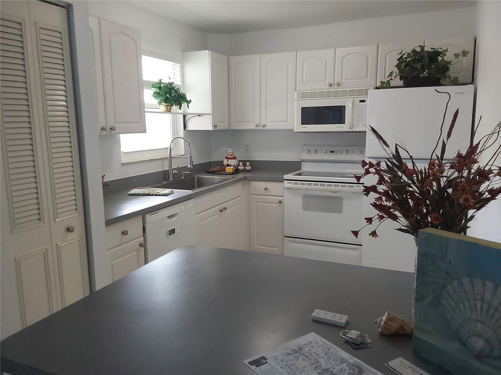Image 11 of 31 For 4210 Ironwood Circle 107j