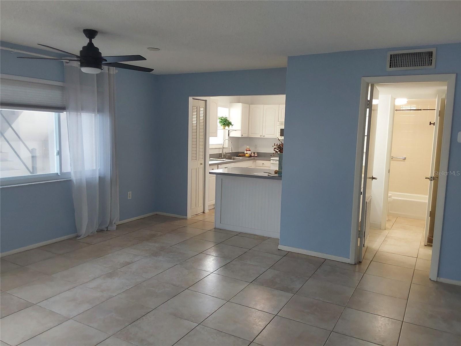 Image 5 of 31 For 4210 Ironwood Circle 107j