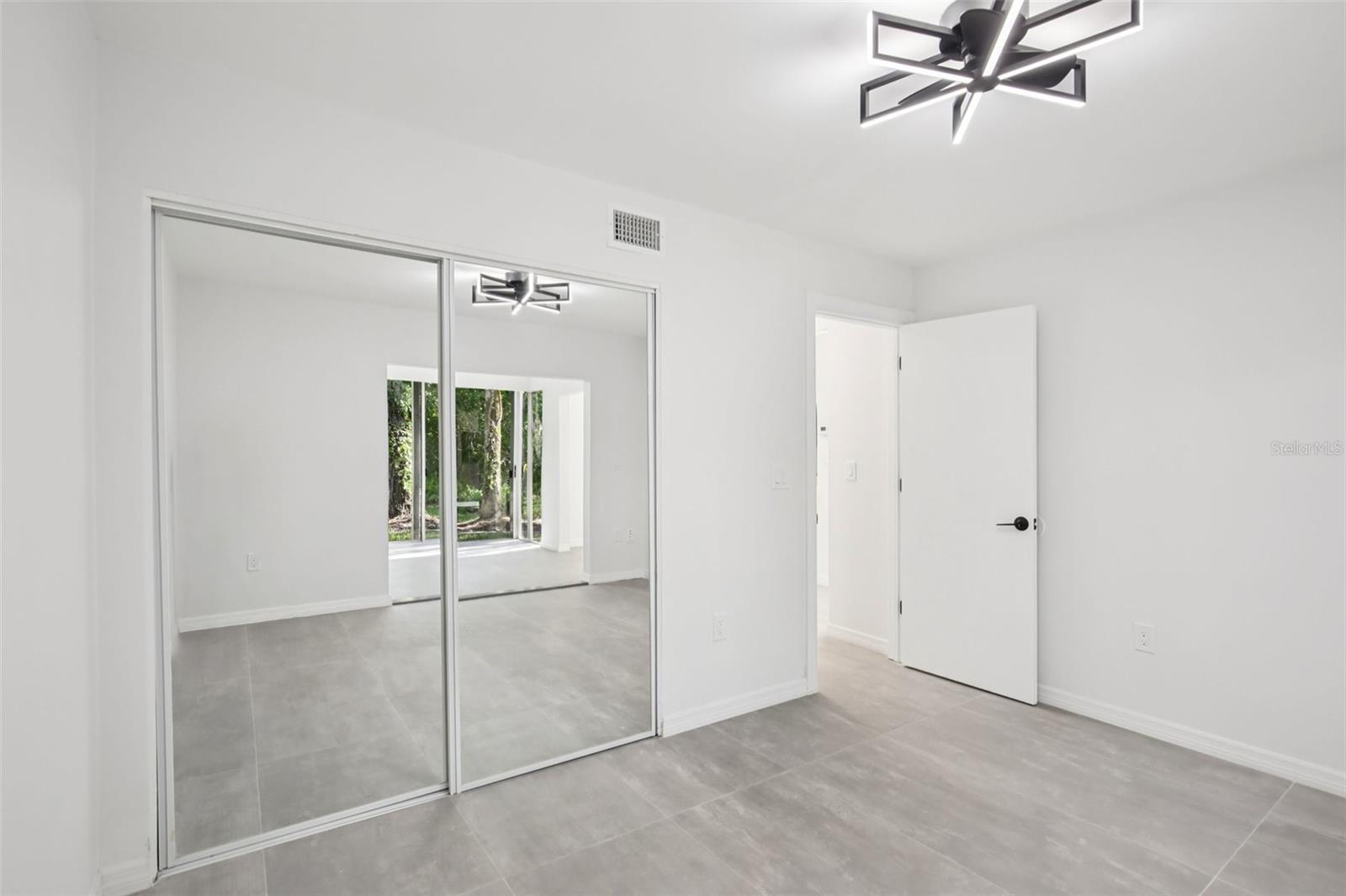 Image 11 of 28 For 4773 Village Gardens Drive 97