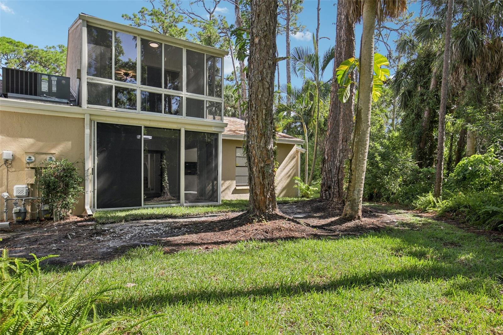 Image 18 of 28 For 4773 Village Gardens Drive 97