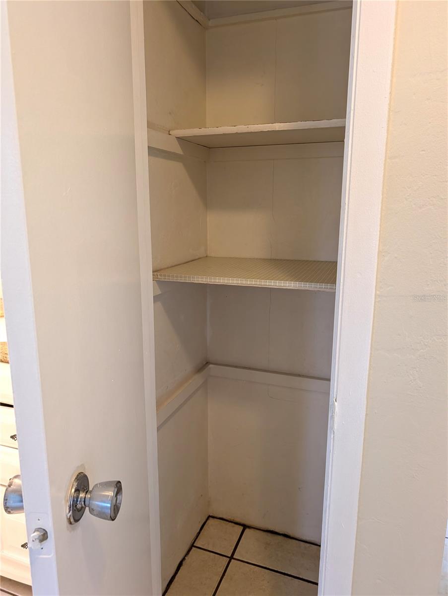 Image 6 of 9 For 2129 Couver Drive