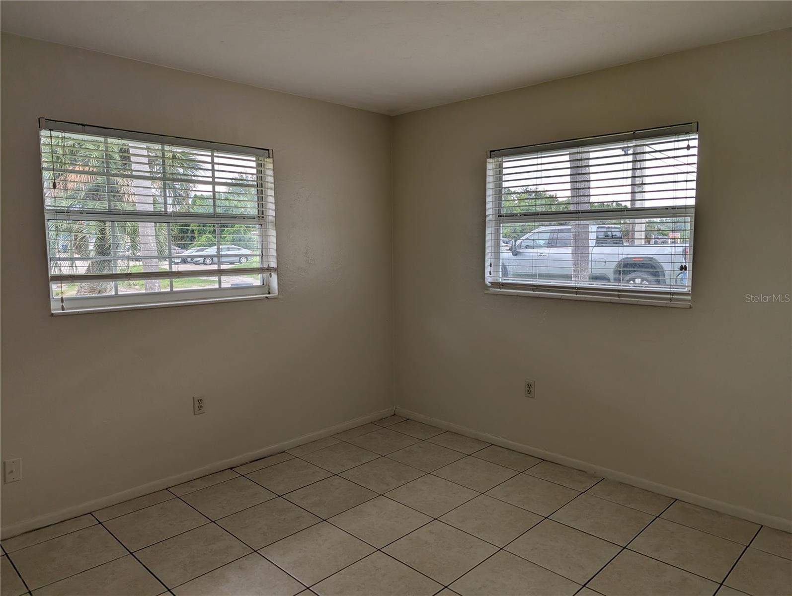 Image 7 of 9 For 2129 Couver Drive