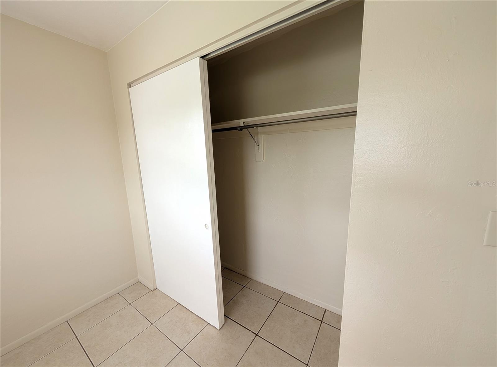 Image 8 of 9 For 2129 Couver Drive