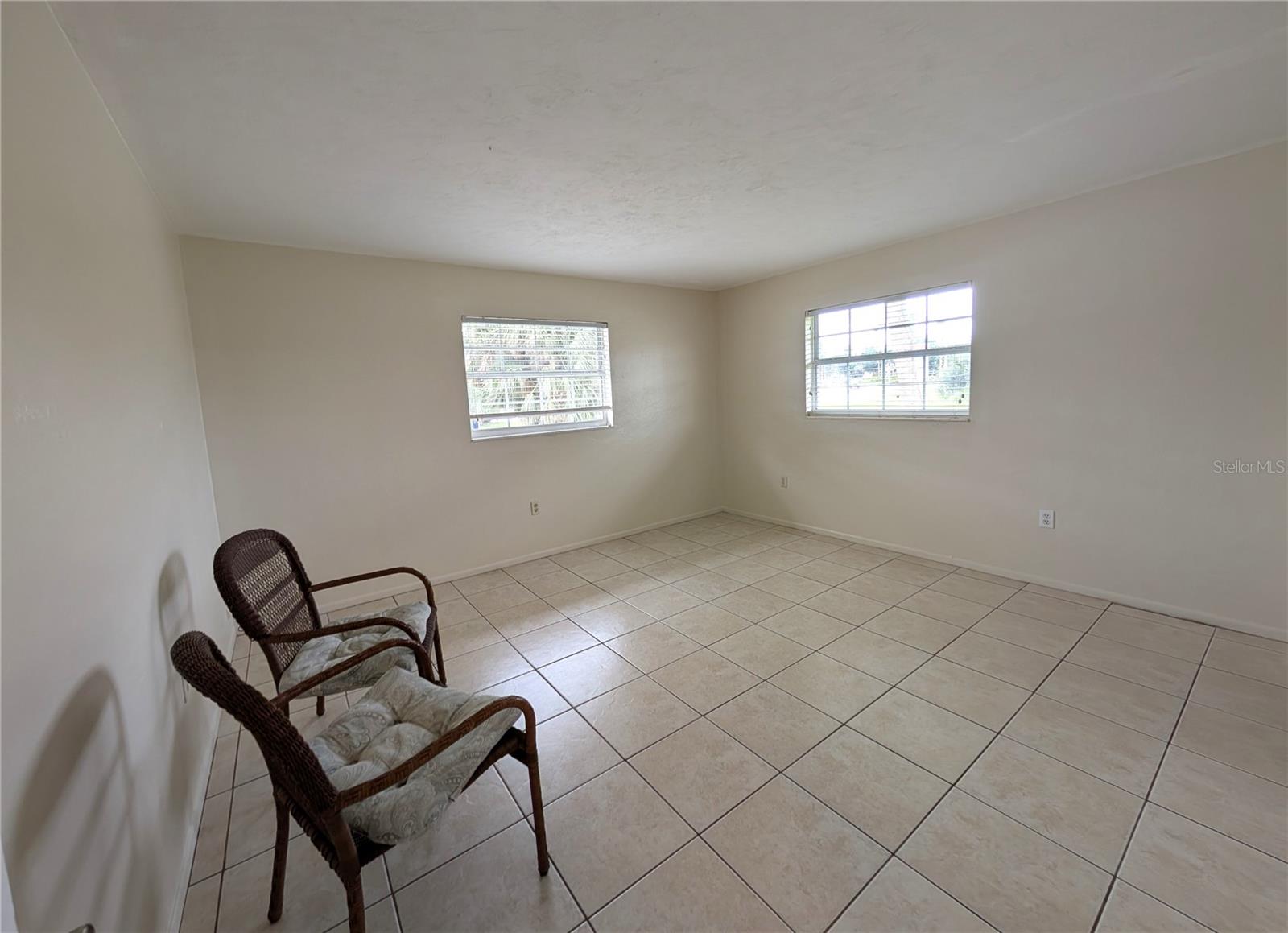 Image 9 of 9 For 2129 Couver Drive