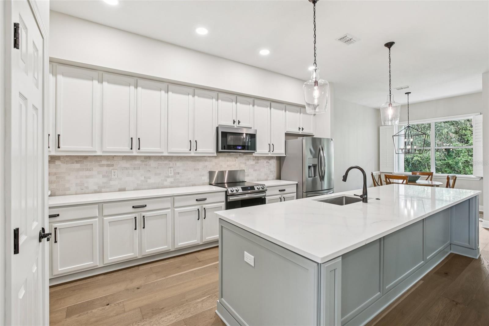 Image 21 of 61 For 3500 Grassglen Place