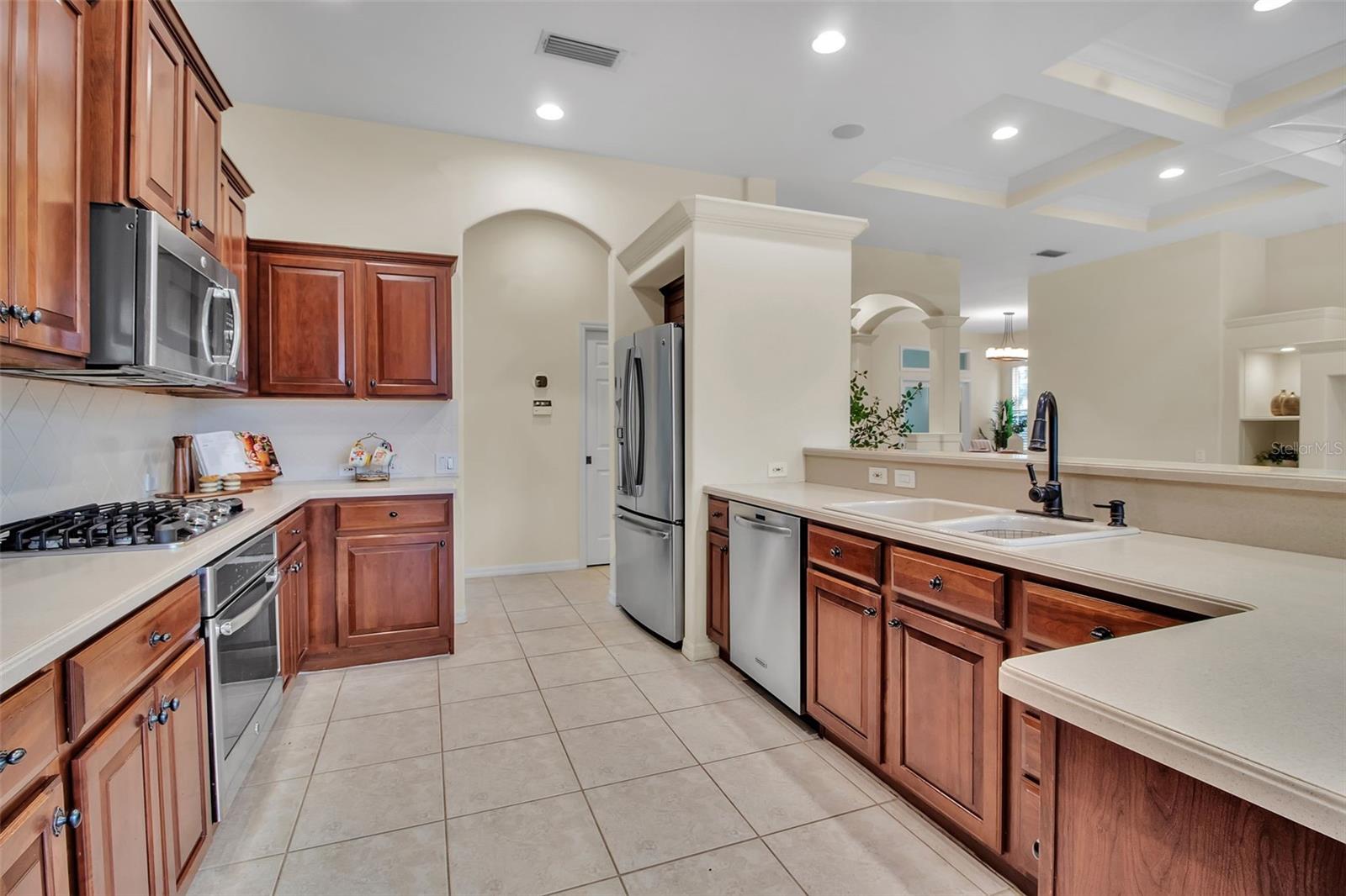 Image 16 of 34 For 6586 Waters Edge Way