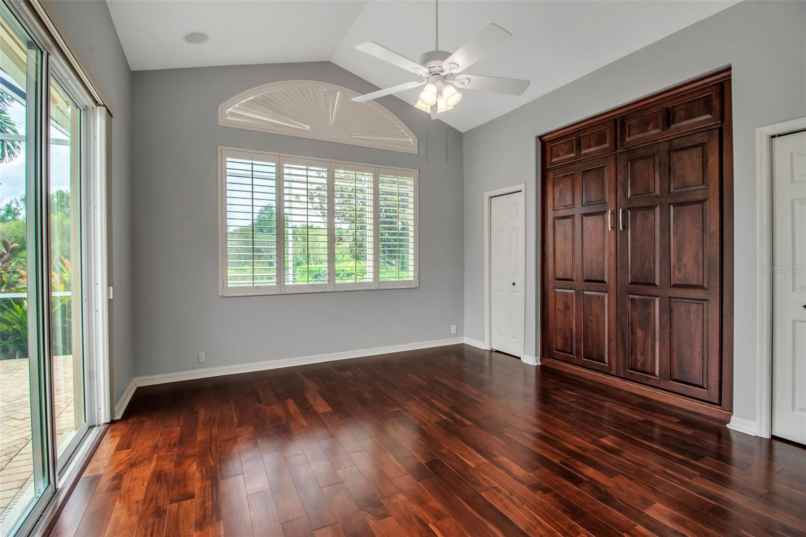 Image 19 of 34 For 6586 Waters Edge Way
