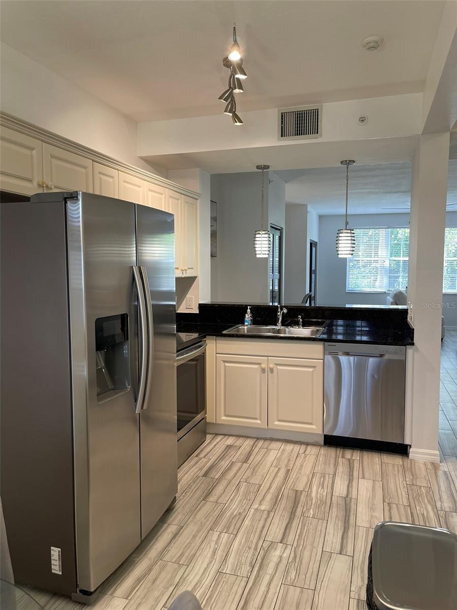 Image 4 of 12 For 3506 54th Drive W 105