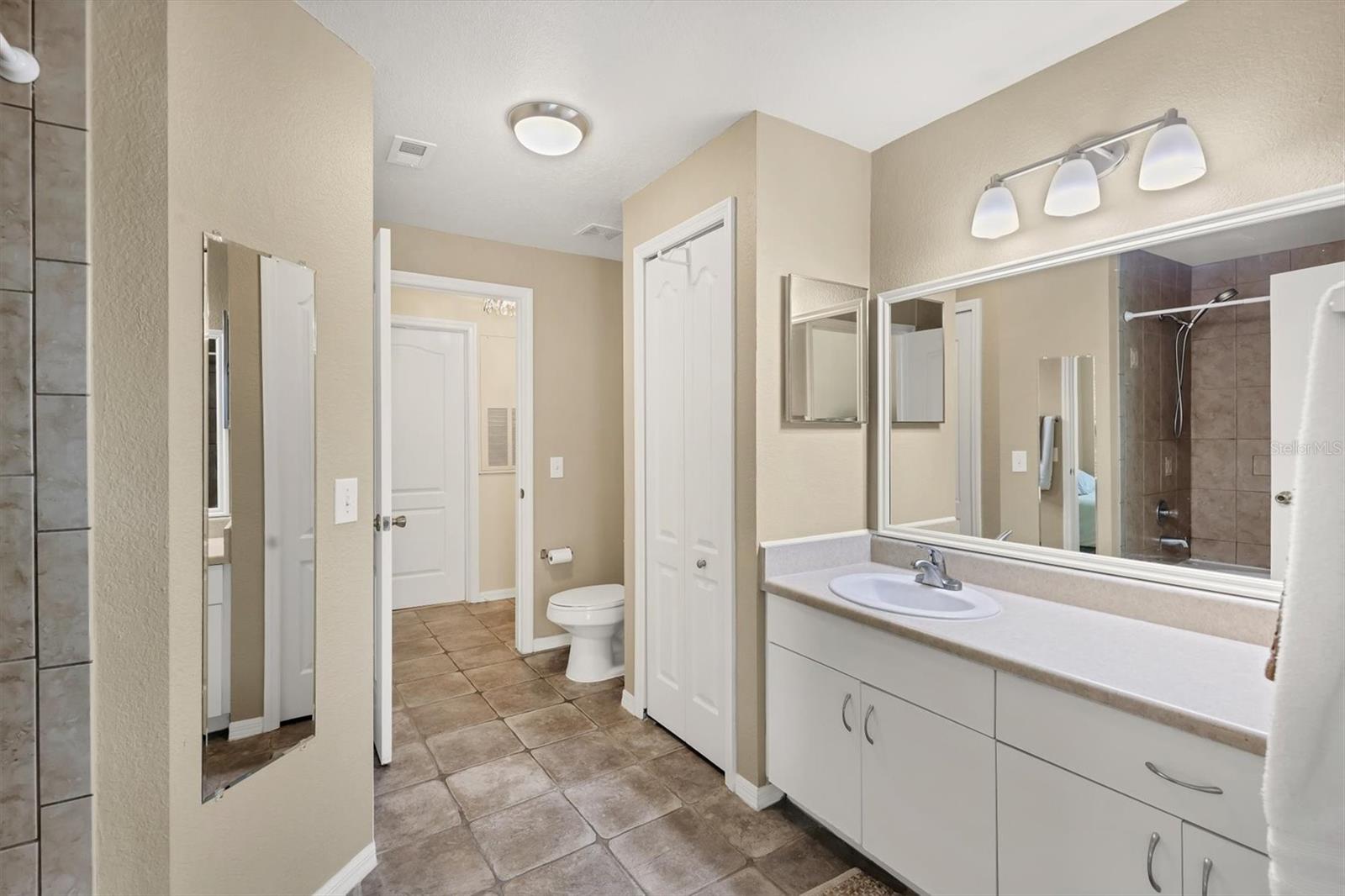 Image 24 of 65 For 4166 Central Sarasota Parkway 521