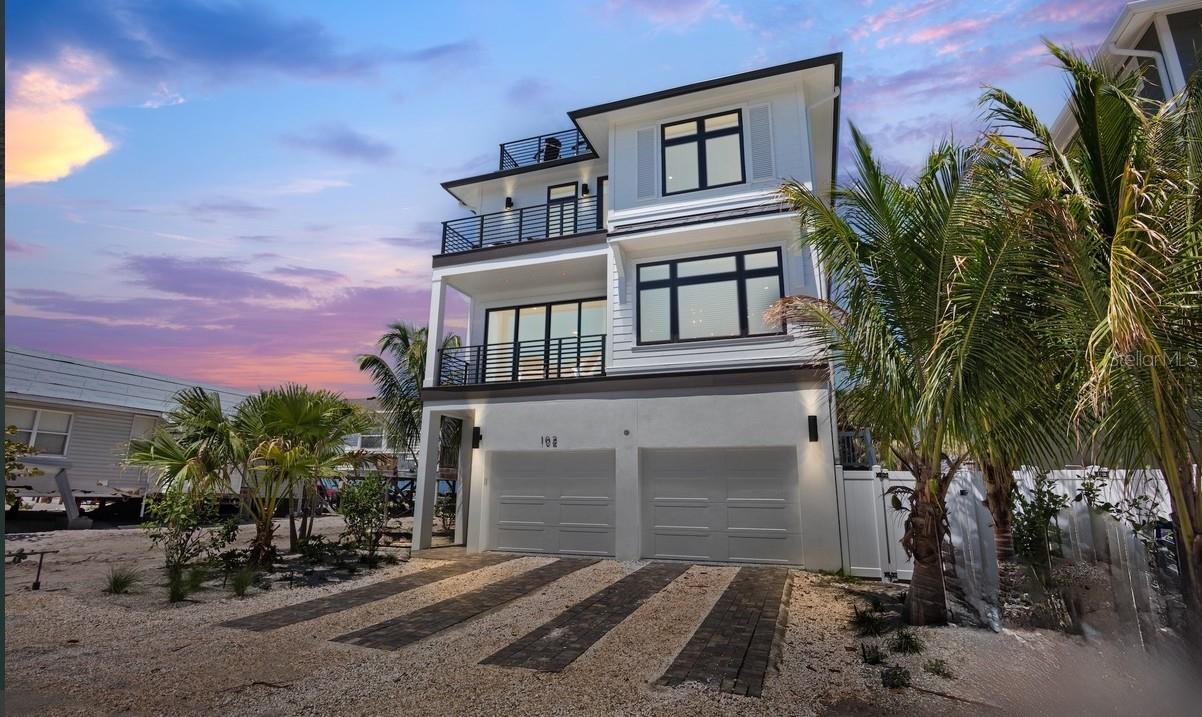 Details for 102 9th Street S, BRADENTON BEACH, FL 34217