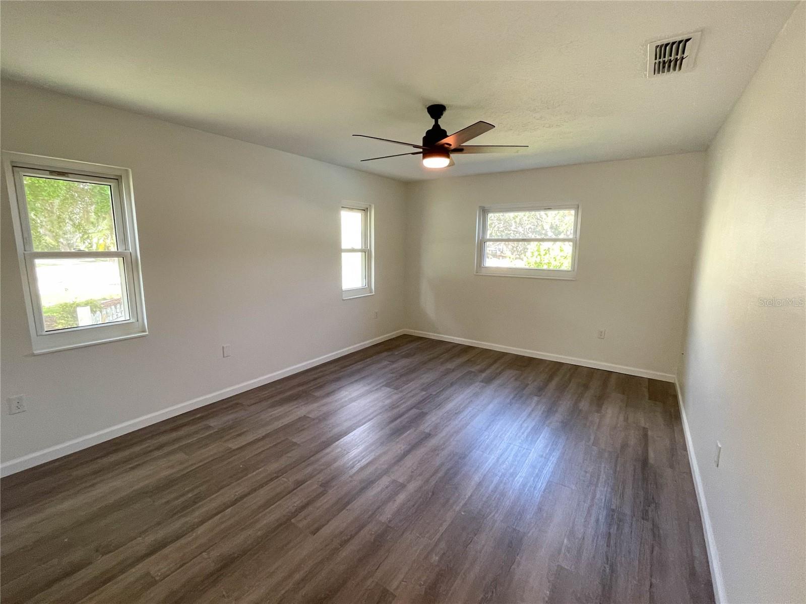 Image 5 of 16 For 2547 Wood Oak Drive