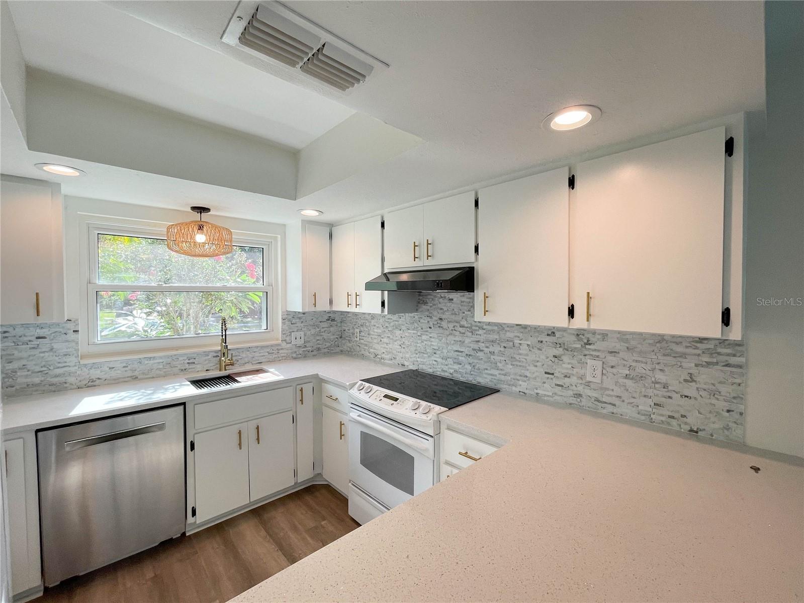 Image 9 of 16 For 2547 Wood Oak Drive