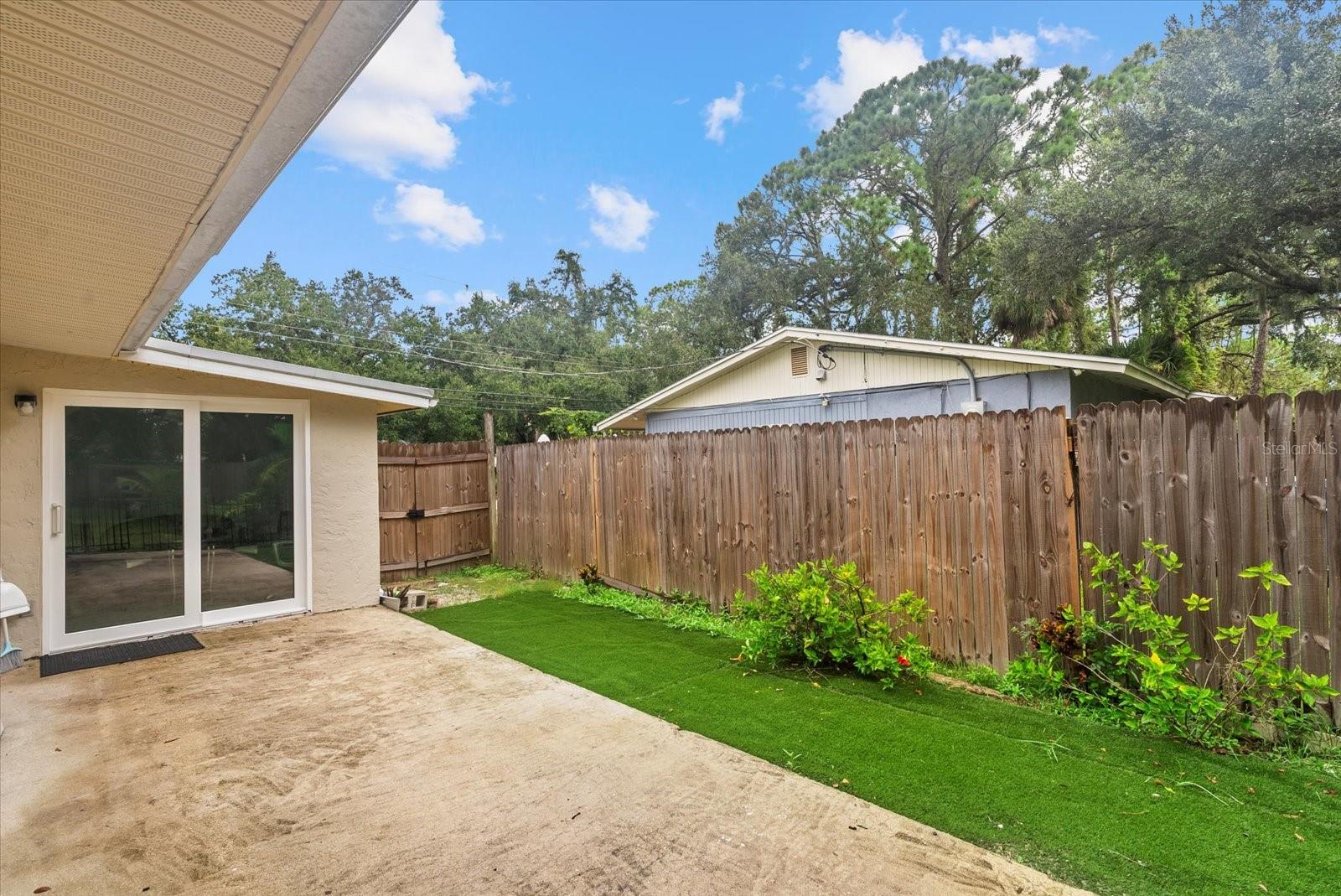 Image 19 of 26 For 2035 Vinson Avenue