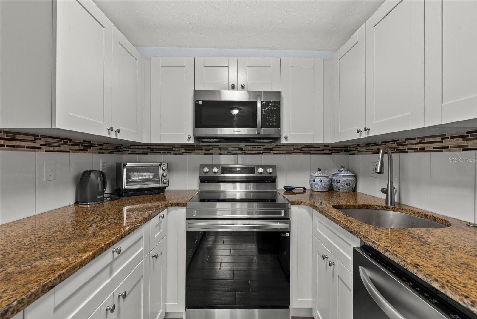 Image 7 of 26 For 2035 Vinson Avenue