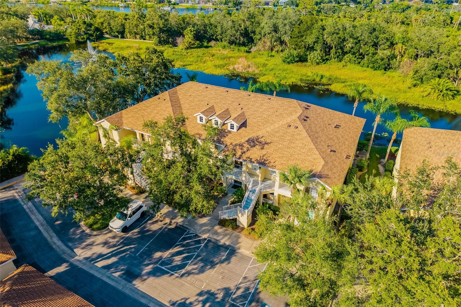 Image 15 of 77 For 5609 Key Largo Court A05