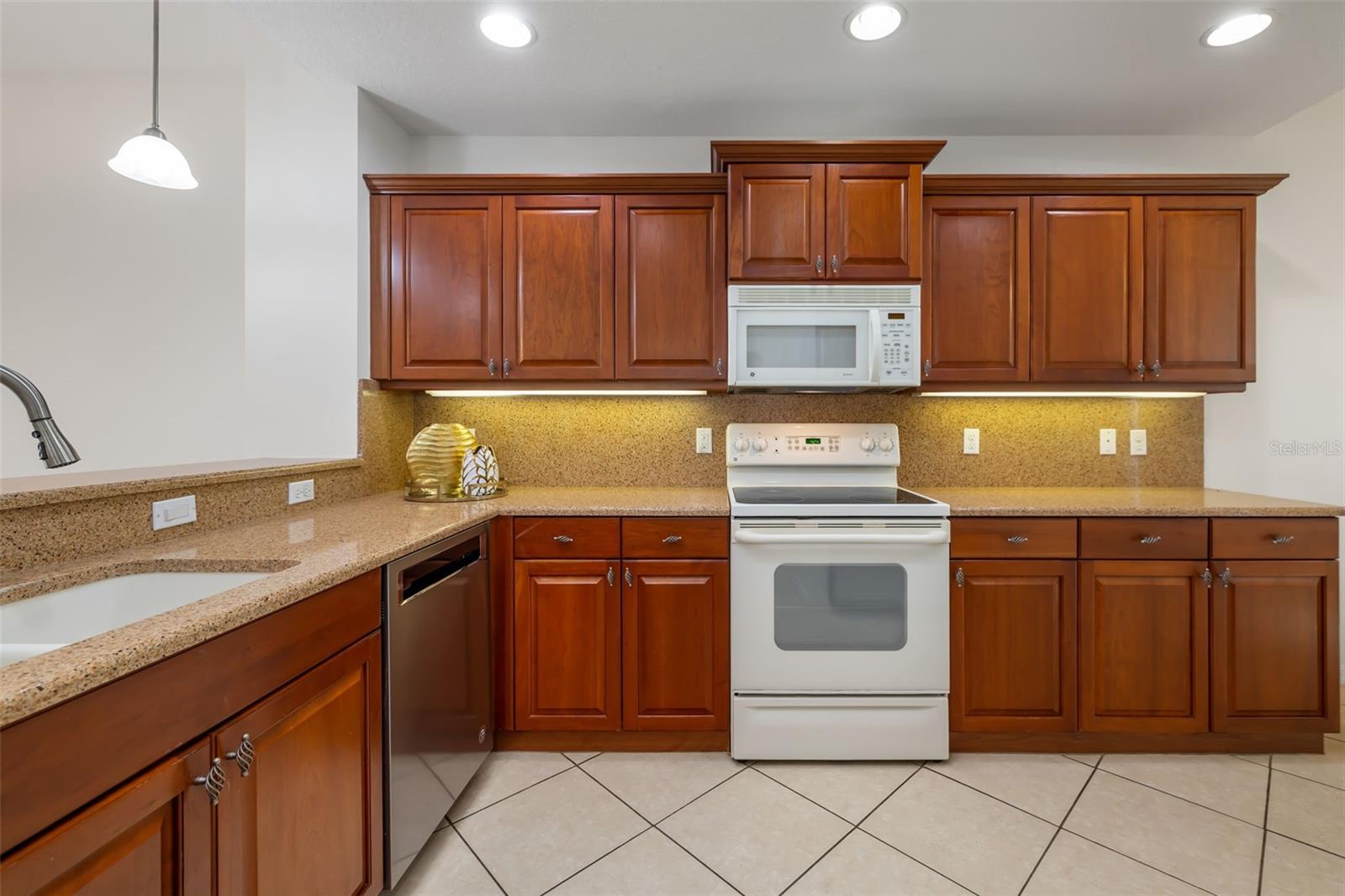 Image 29 of 77 For 5609 Key Largo Court A05