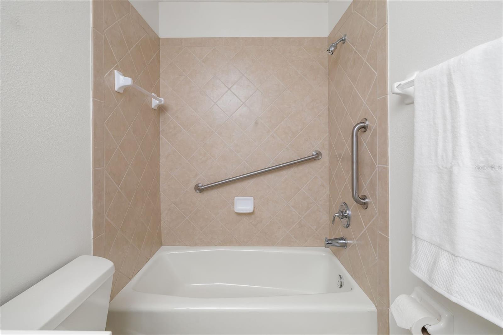 Image 33 of 77 For 5609 Key Largo Court A05