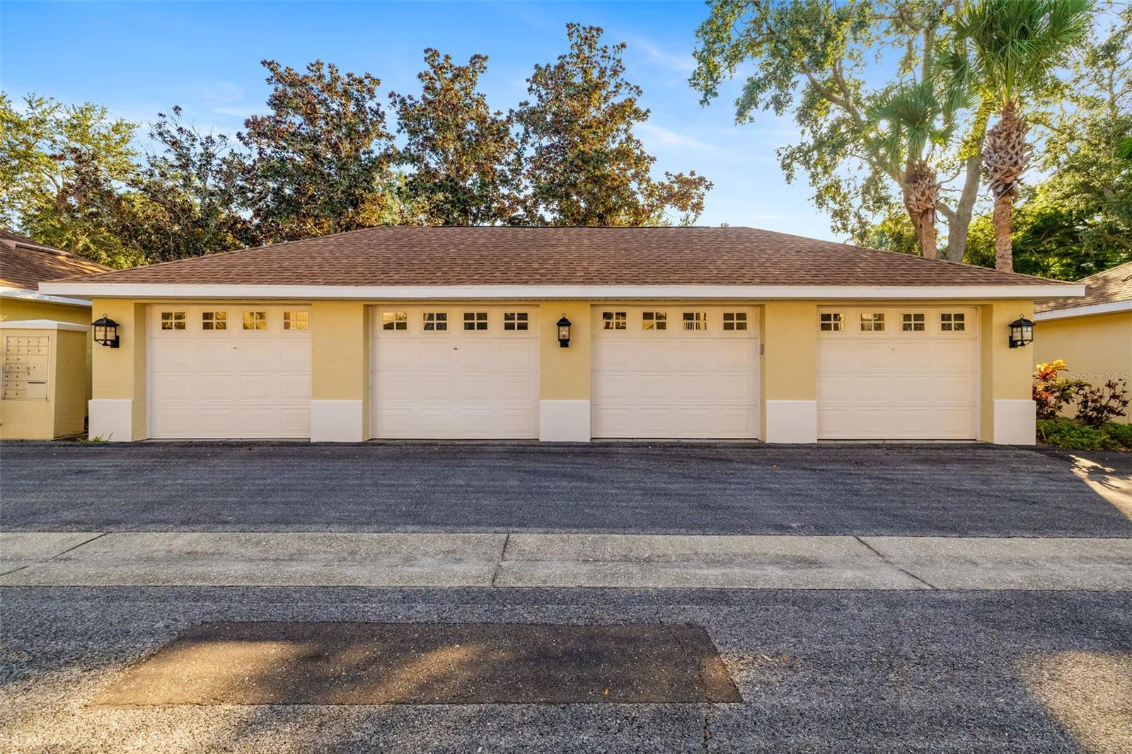 Image 7 of 77 For 5609 Key Largo Court A05