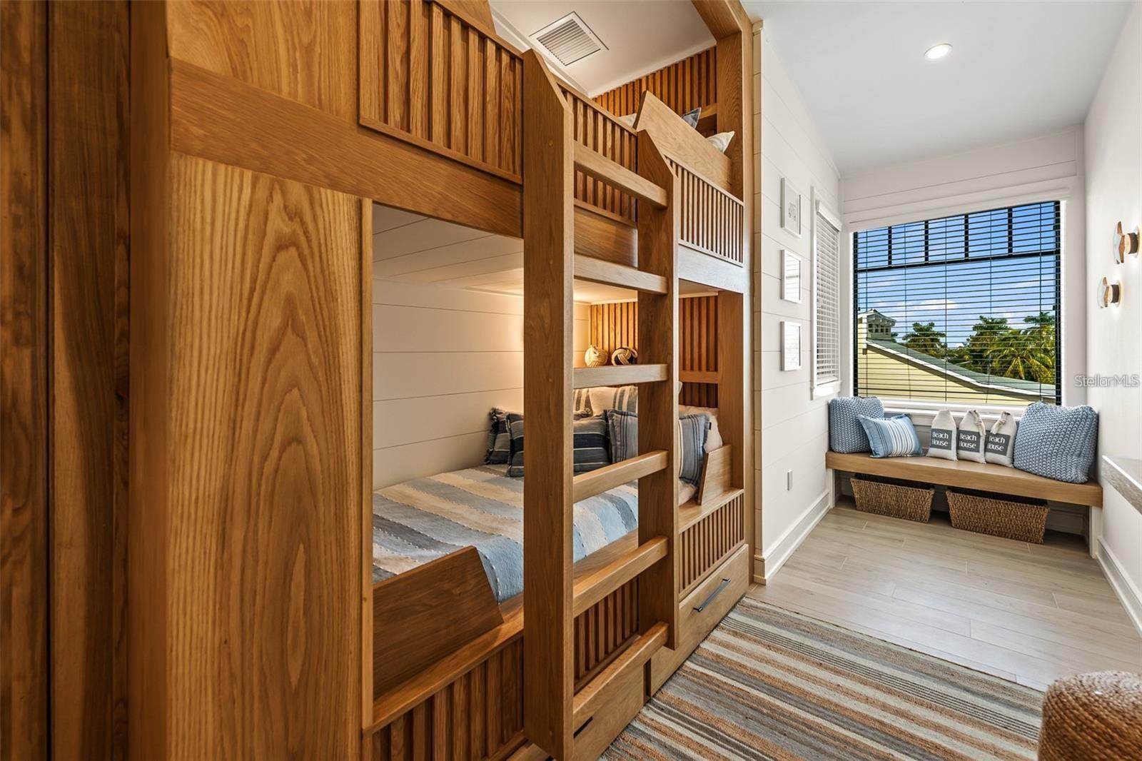 Image 52 of 88 For 112 Maple Avenue