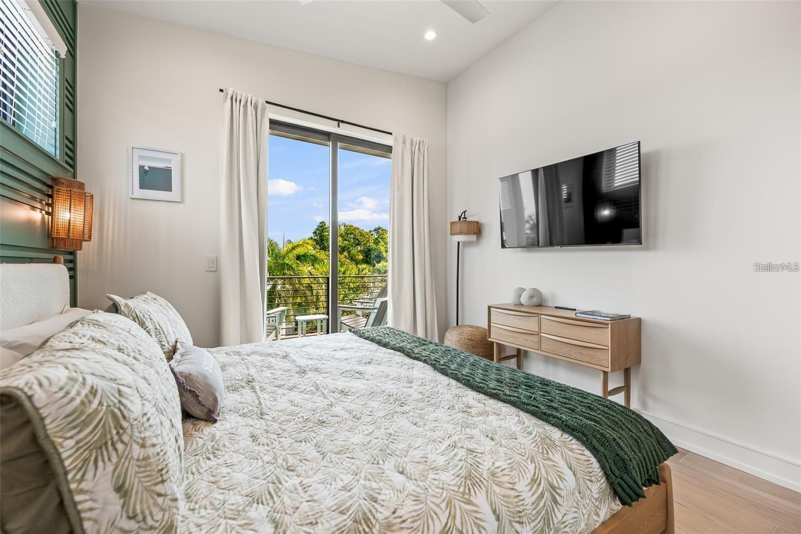 Image 56 of 88 For 112 Maple Avenue