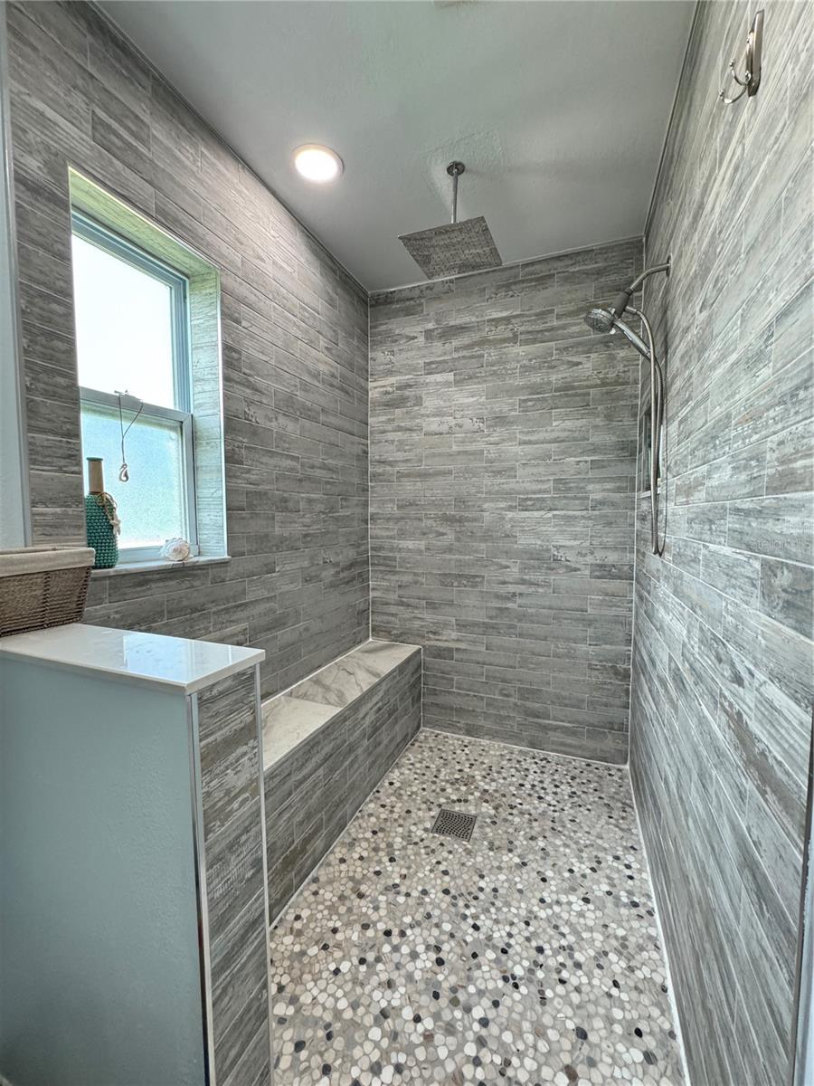 Image 22 of 44 For 6813 13th Avenue Drive W