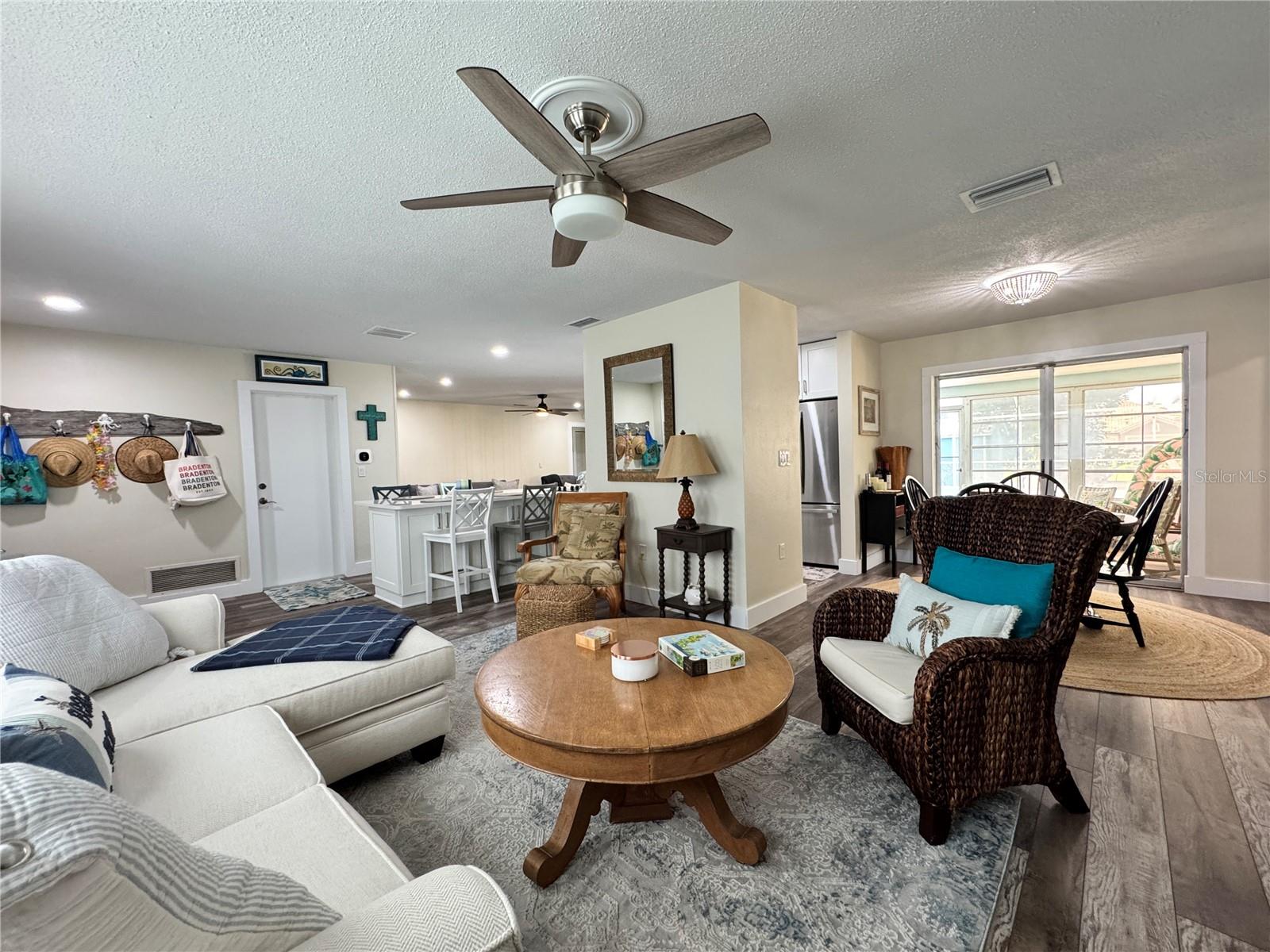 Image 7 of 44 For 6813 13th Avenue Drive W