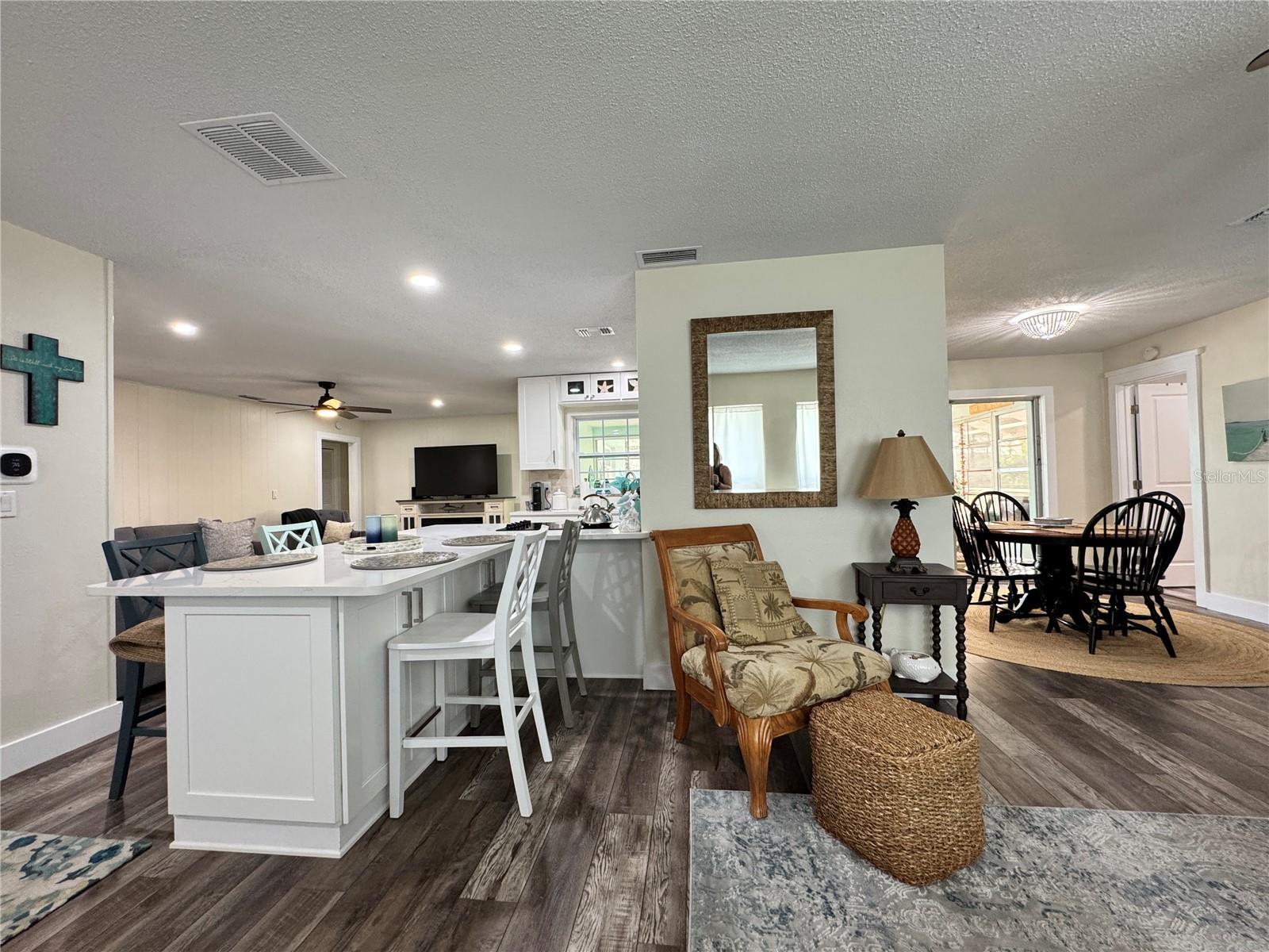 Image 8 of 44 For 6813 13th Avenue Drive W