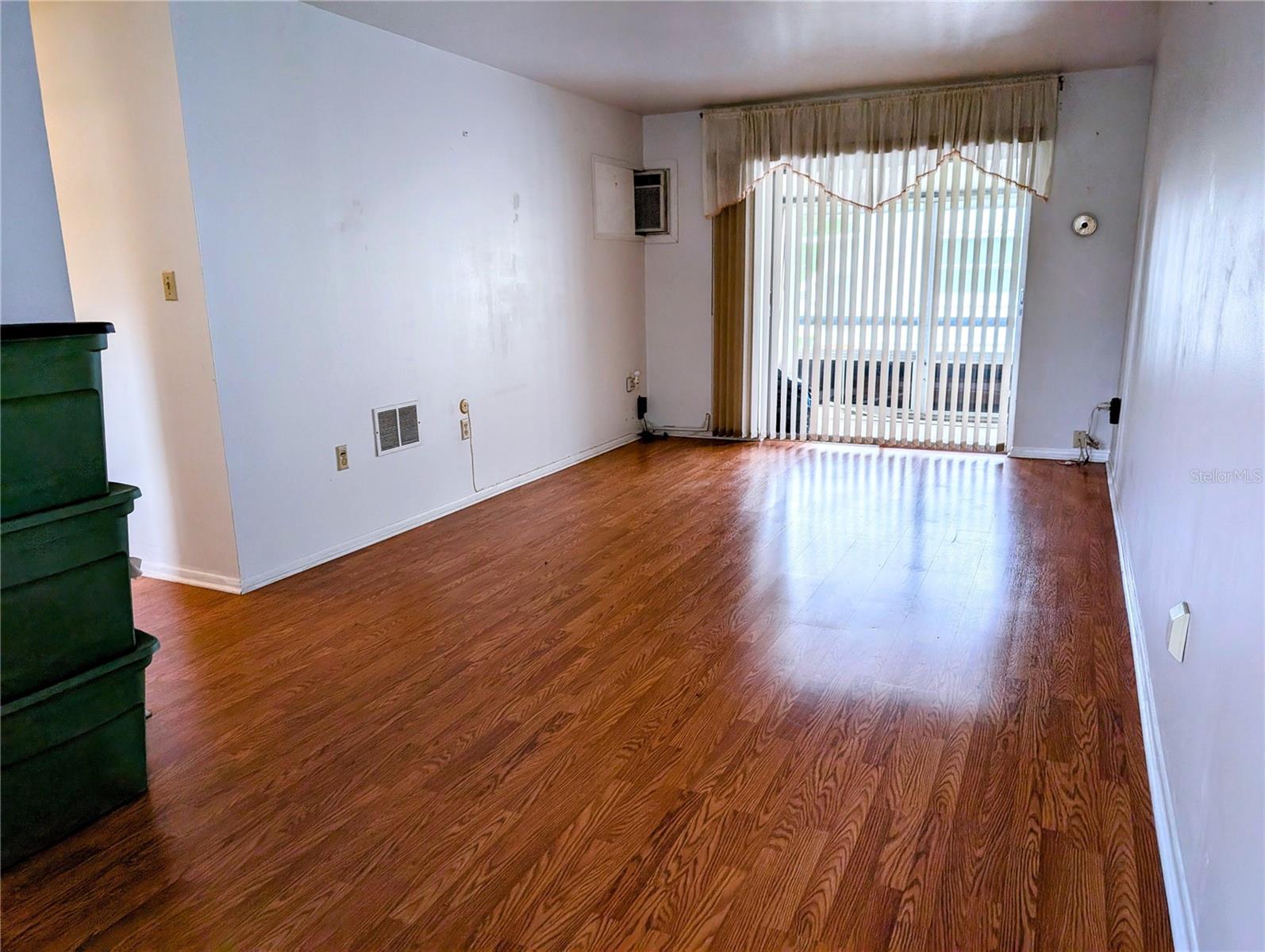 Image 4 of 28 For 5908 17th Street W C-36