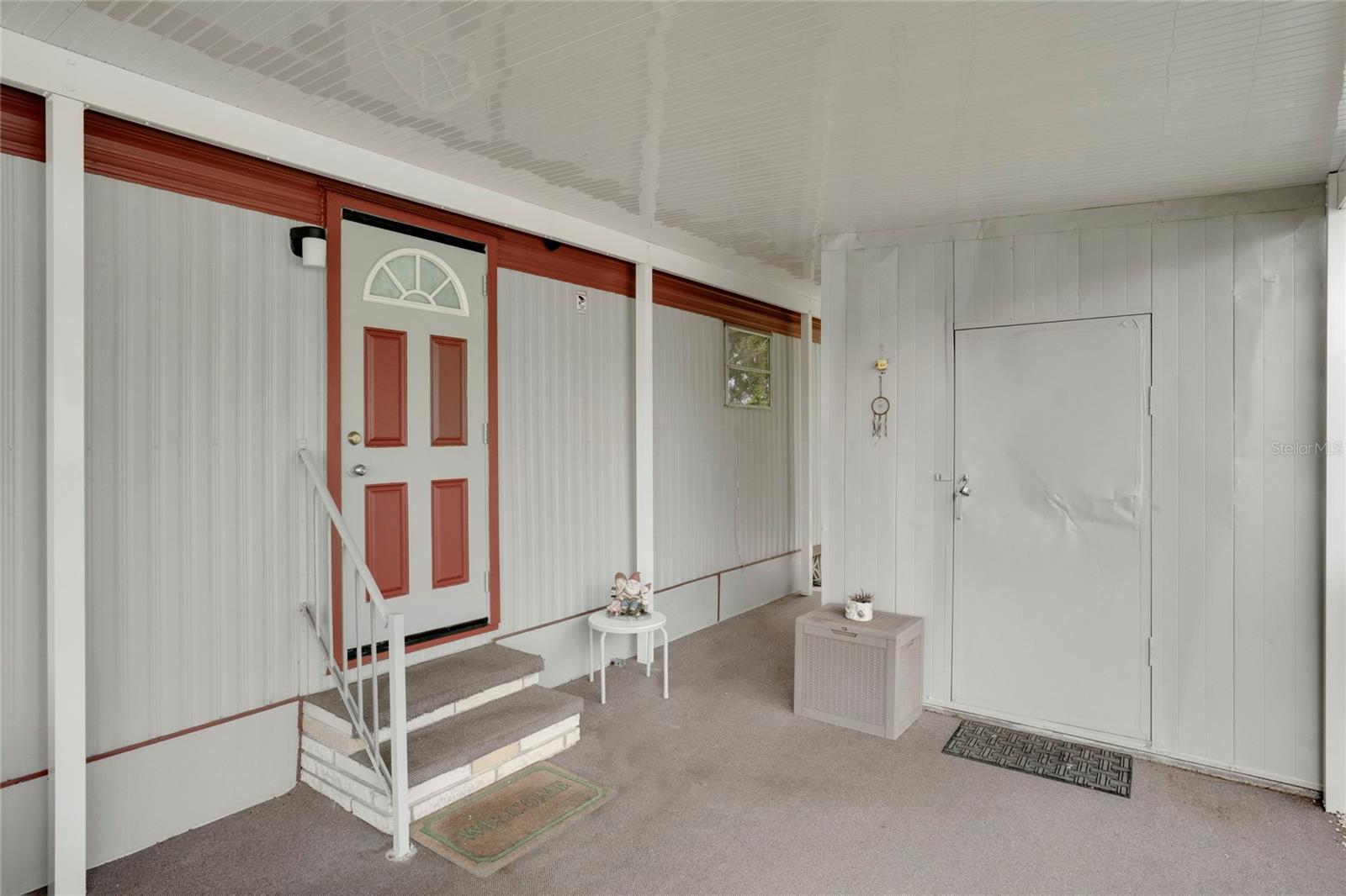 Image 12 of 42 For 206 Oakwood Boulevard W